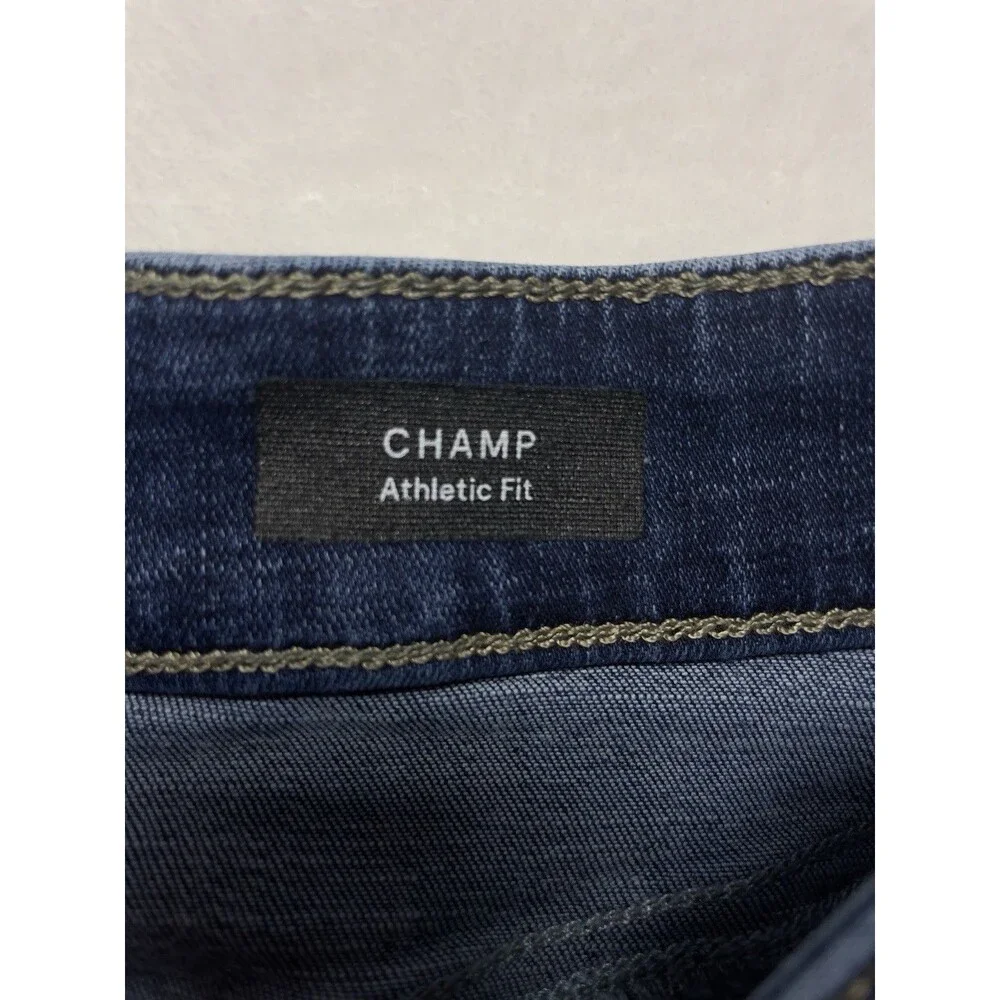 34 Heritage Champ Athletic Fit Men's Size 35x32 Stretch Blue Jeans